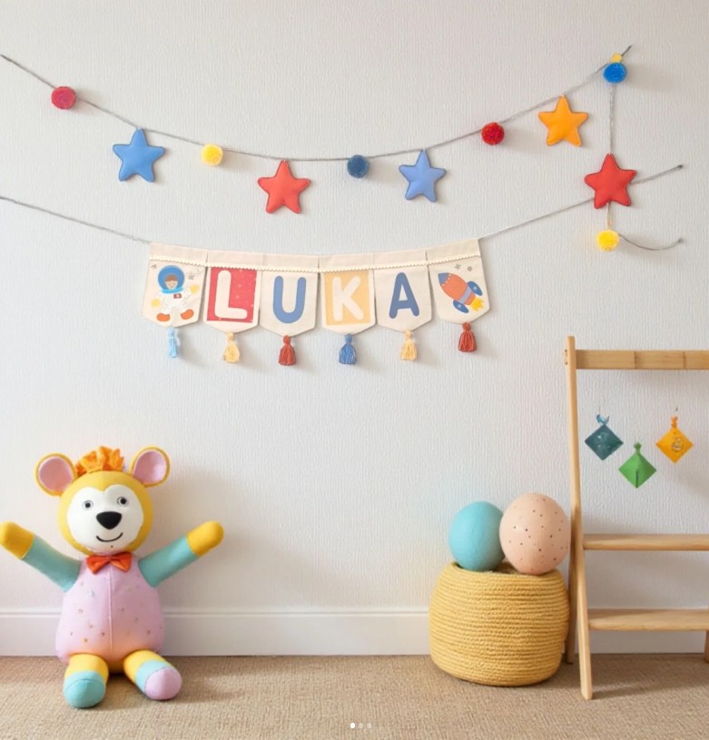 Banderín personalizado con figuras decorativas