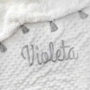 Cobija Marfil Doble Faz Burbujas con Flecos Gris